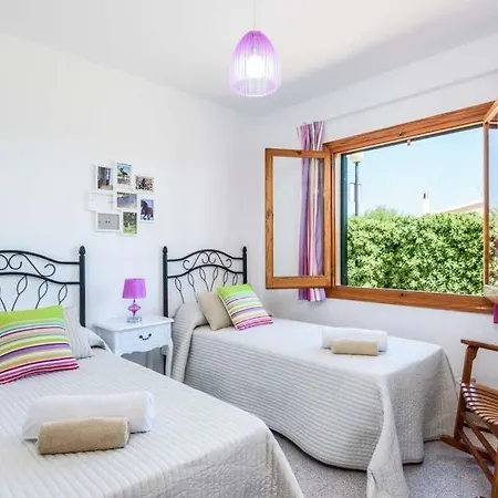 Punta Prima Sleeps 8 Pool Air Con Wifi Villa Punta Prima (Menorca)